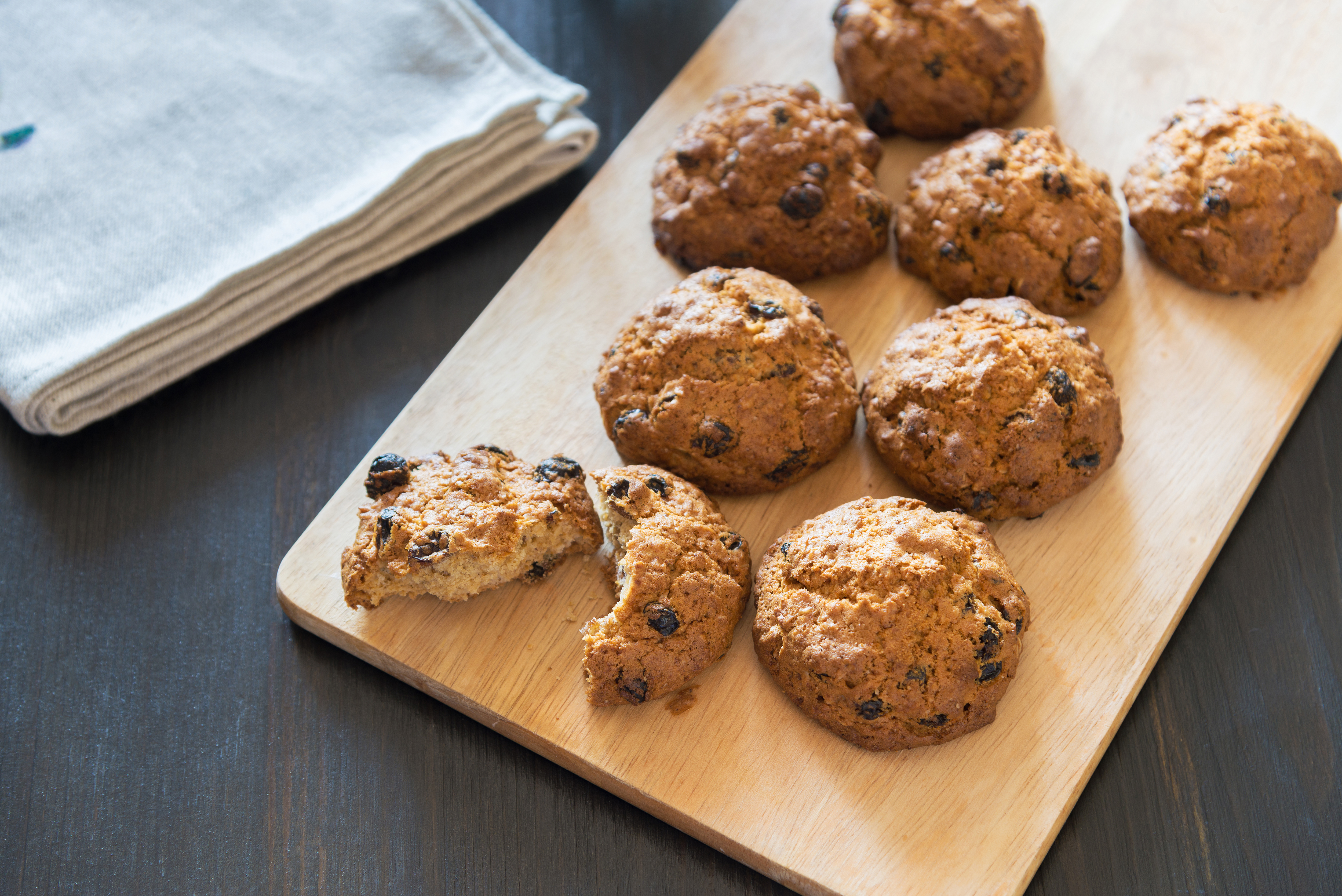 peanut butter raisin cookies