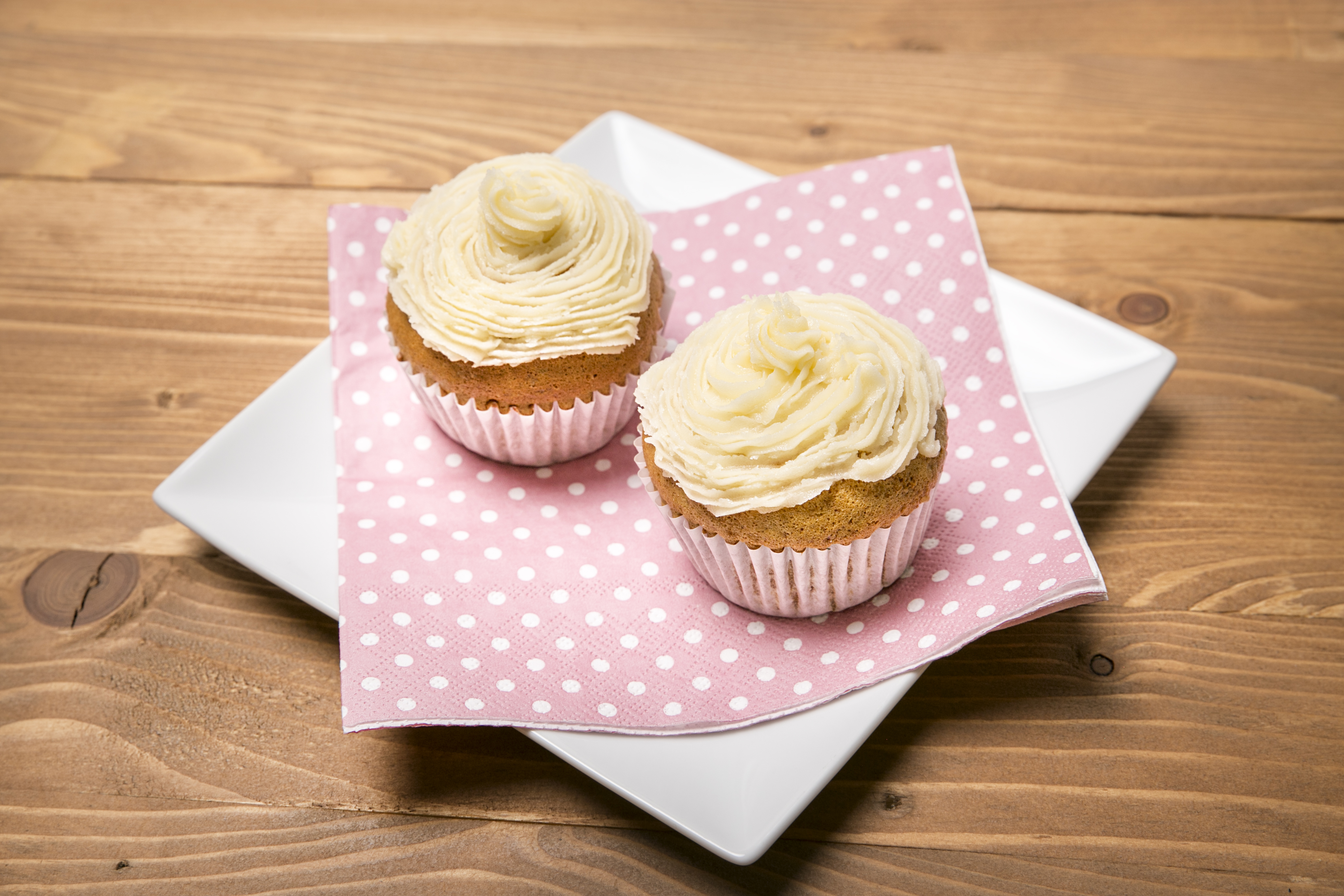 vanilla cupcakes